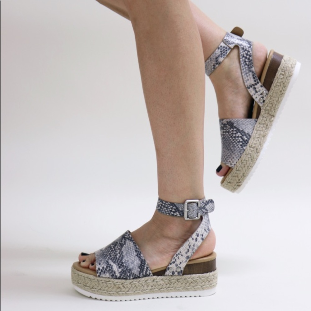 Cassie Platform in Beige Python - Picture 4 of 6